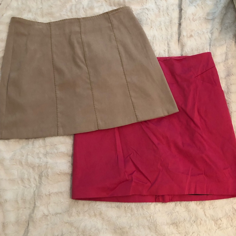🌺 Ladies skirts gently worn!